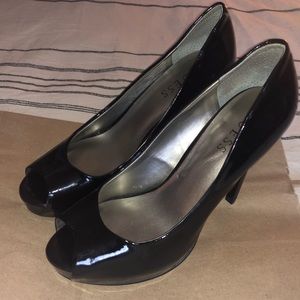 Guess open toed heels